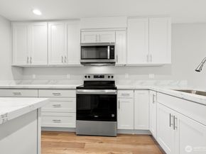 6439 139th Avenue NE 31, Redmond WA 98052
