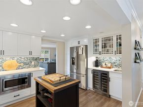 10749 Glen Acres Dr S S 10749, Seattle WA 98168