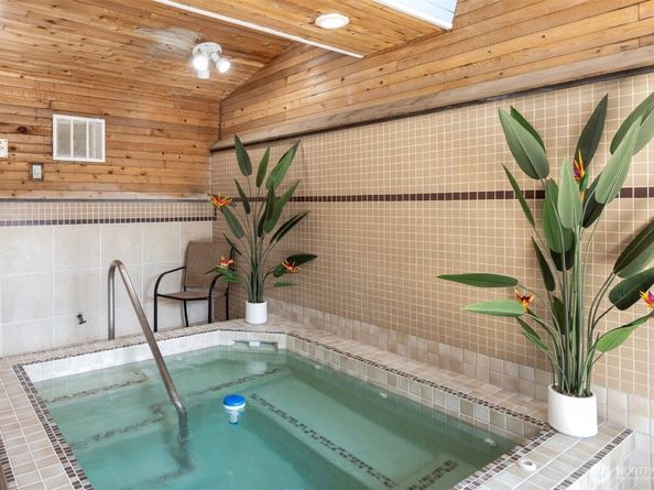 10749 Glen Acres Dr S S 10749, Seattle WA 98168