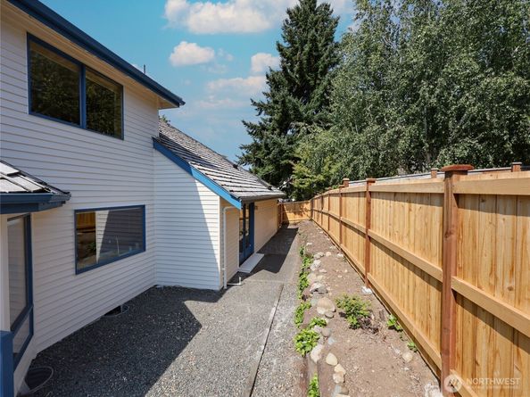 10705 57th Place W, Mukilteo WA 98275