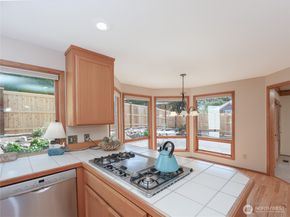 10705 57th Place W, Mukilteo WA 98275