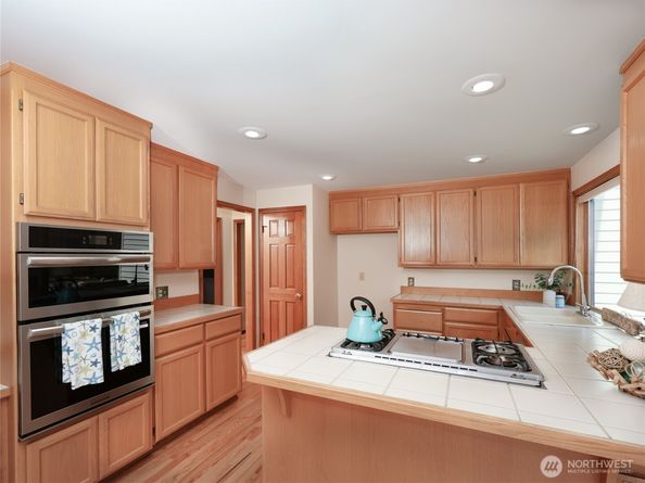 10705 57th Place W, Mukilteo WA 98275