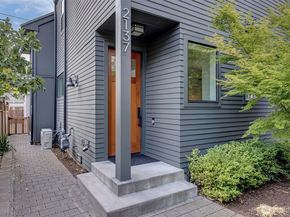 2137 7th Avenue W, Seattle WA 98119