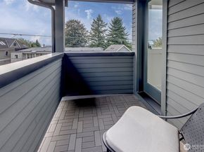 2137 7th Avenue W, Seattle WA 98119