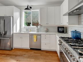 2137 7th Avenue W, Seattle WA 98119