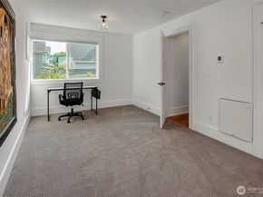 2137 7th Avenue W, Seattle WA 98119