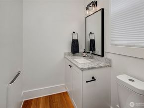 2137 7th Avenue W, Seattle WA 98119