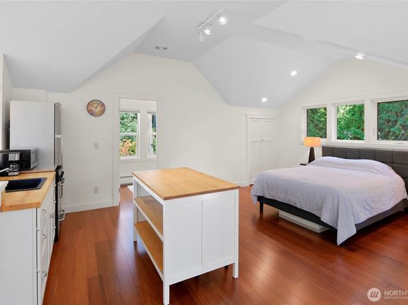 10050 and 10052 NE Winthers Road, Bainbridge Island WA 98110