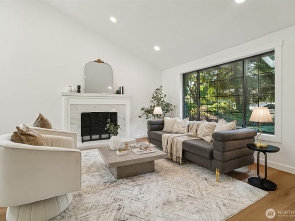 6608 117TH Avenue SE, Bellevue WA 98006