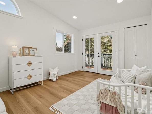 6608 117TH Avenue SE, Bellevue WA 98006
