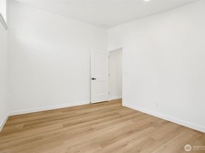 6608 117TH Avenue SE, Bellevue WA 98006