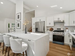 6608 117TH Avenue SE, Bellevue WA 98006