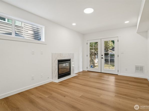 6608 117TH Avenue SE, Bellevue WA 98006