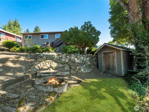 21328 96th Avenue S, Kent WA 98031
