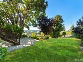 21328 96th Avenue S, Kent WA 98031