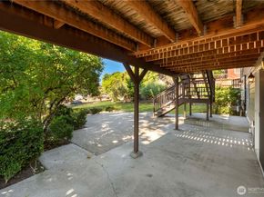 21328 96th Avenue S, Kent WA 98031