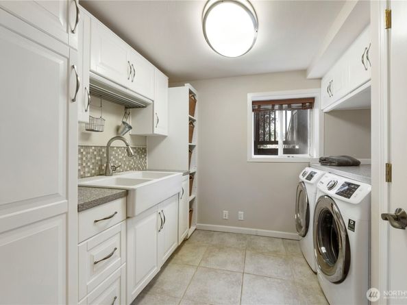 21328 96th Avenue S, Kent WA 98031