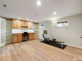 21328 96th Avenue S, Kent WA 98031