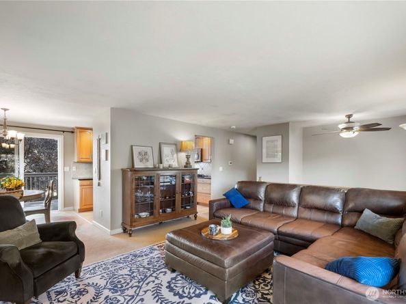 21328 96th Avenue S, Kent WA 98031
