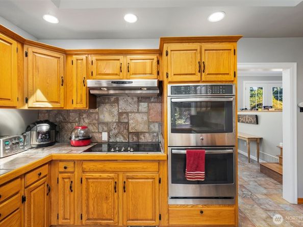5858 156th Avenue NE, Redmond WA 98052