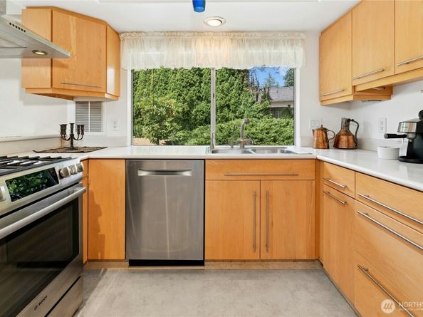 3002 162nd Place SE, Bellevue WA 98008