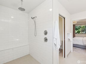 1612 N 46th Street, Seattle WA 98103
