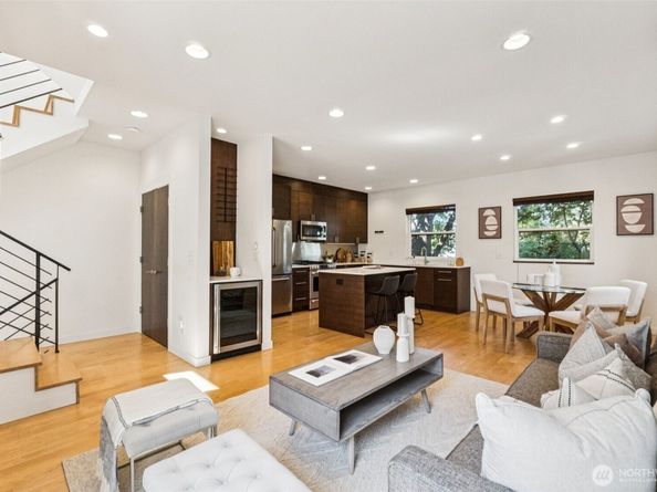 1612 N 46th Street, Seattle WA 98103
