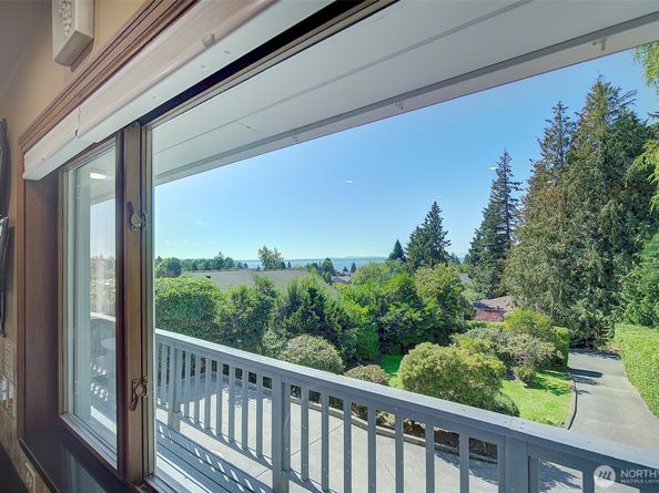 13026 10th Avenue NW, Seattle WA 98177