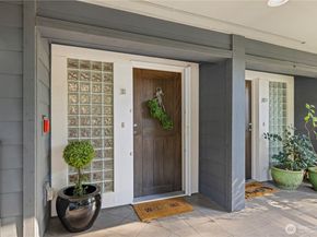 520 4th Street 31, Kirkland WA 98033