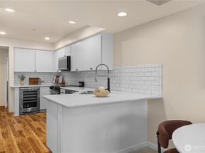520 4th Street 31, Kirkland WA 98033
