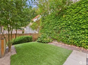 19608 82nd Pl NE, Kenmore WA 98028
