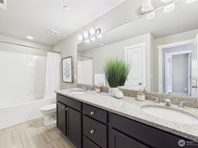 19608 82nd Pl NE, Kenmore WA 98028