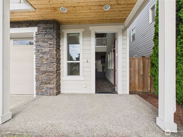 19608 82nd Pl NE, Kenmore WA 98028