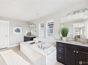 19608 82nd Pl NE, Kenmore WA 98028
