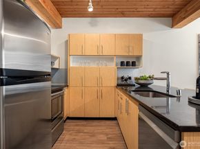 401 9th Avenue N 210, Seattle WA 98109