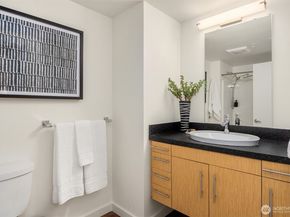 401 9th Avenue N 210, Seattle WA 98109