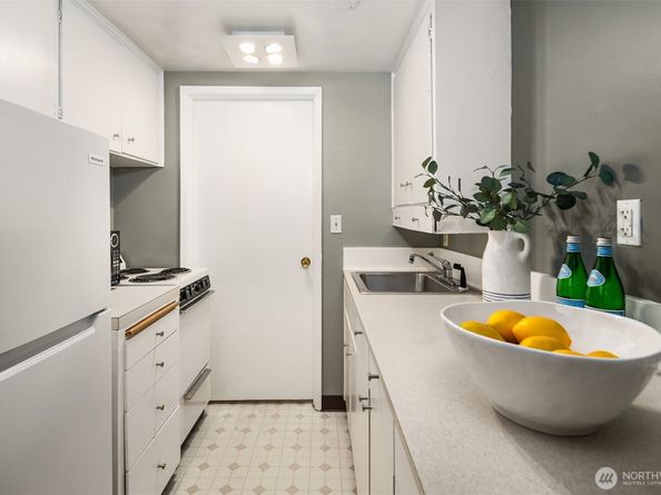 7519 24th Avenue NW, Seattle WA 98117