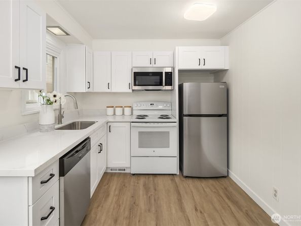 7519 24th Avenue NW, Seattle WA 98117
