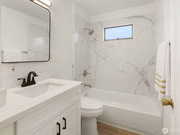 7519 24th Avenue NW, Seattle WA 98117