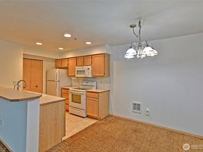 1001 W Casino Rd D104, Everett WA 98204