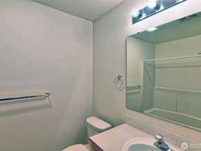 1001 W Casino Rd D104, Everett WA 98204