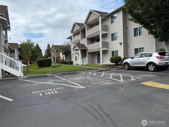 1001 W Casino Rd D104, Everett WA 98204