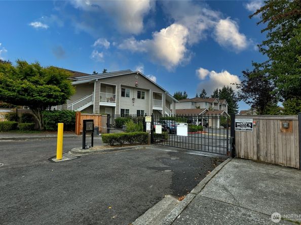 1001 W Casino Rd D104, Everett WA 98204
