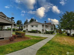1001 W Casino Rd D104, Everett WA 98204