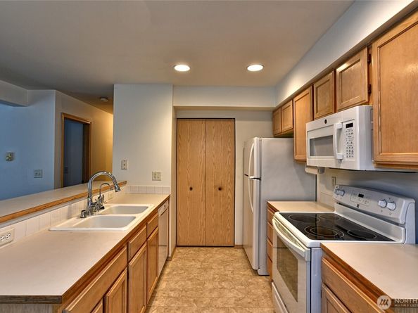 1001 W Casino Rd D104, Everett WA 98204