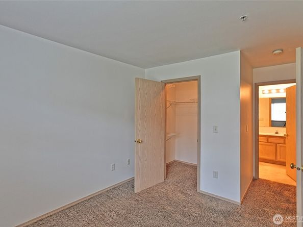 1001 W Casino Rd D104, Everett WA 98204