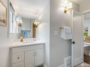 1921 E Blaine, Seattle WA 98112