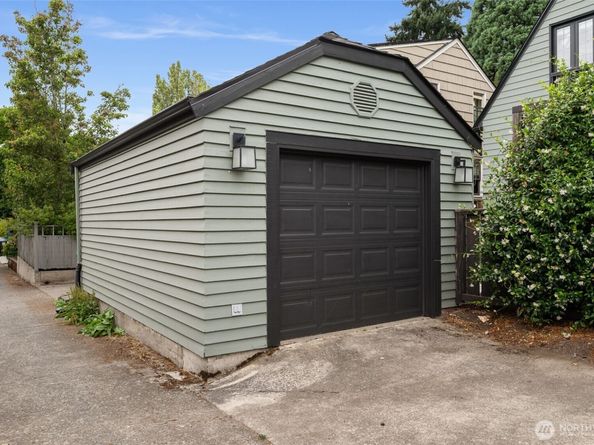 1921 E Blaine, Seattle WA 98112
