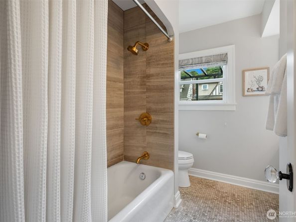 1921 E Blaine, Seattle WA 98112