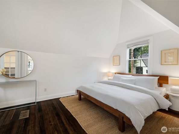 1921 E Blaine, Seattle WA 98112